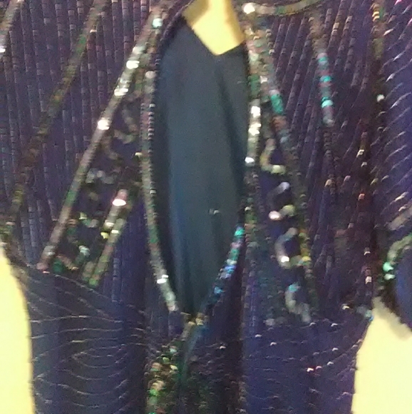 Women's dress - Picture 3 of 4